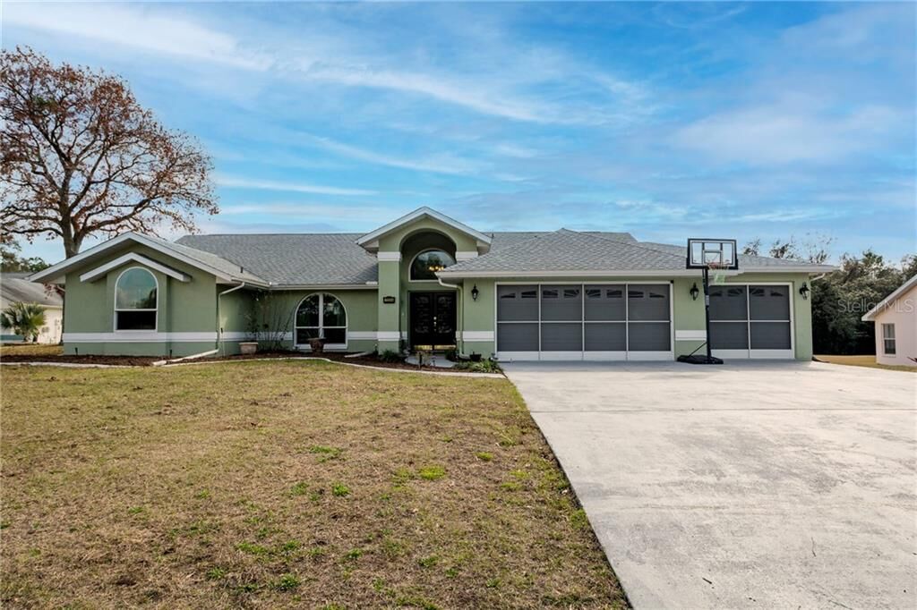 Property Photo:  13354 Cecil Court  FL 34609 