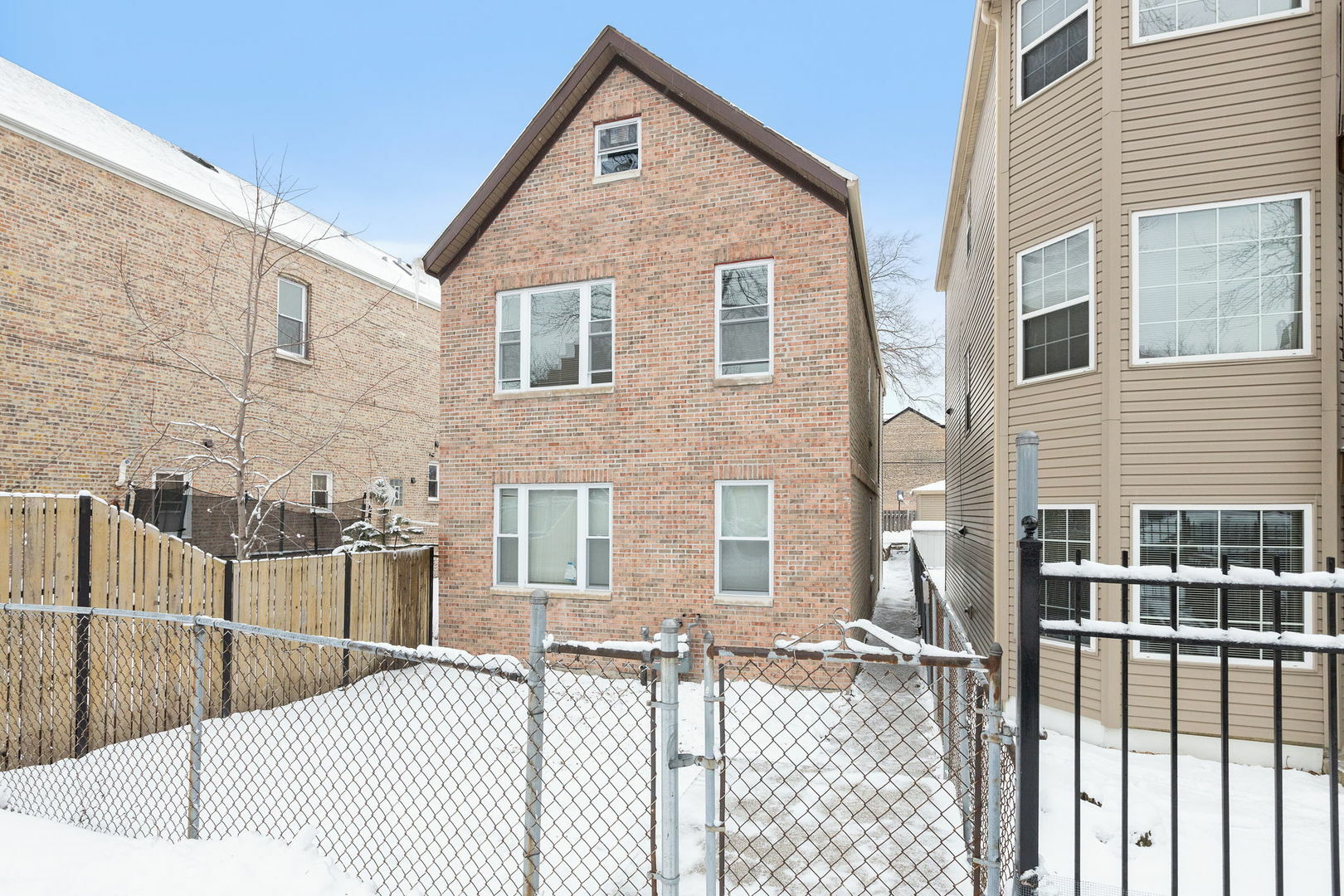 Property Photo:  2852 W 25th Street  IL 60623 