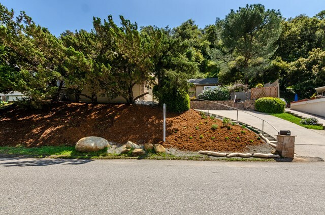 Property Photo:  1972 Country Place  CA 93023 