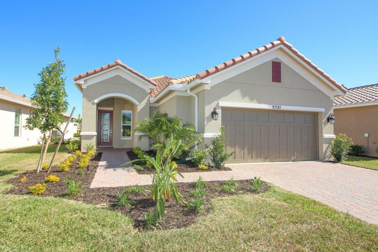 Property Photo:  9521 SW Royal Poinciana Drive  FL 34987 