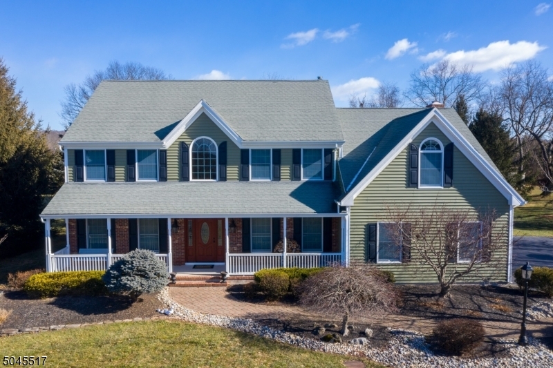 Property Photo:  8 Cheshire Ct  NJ 08833 