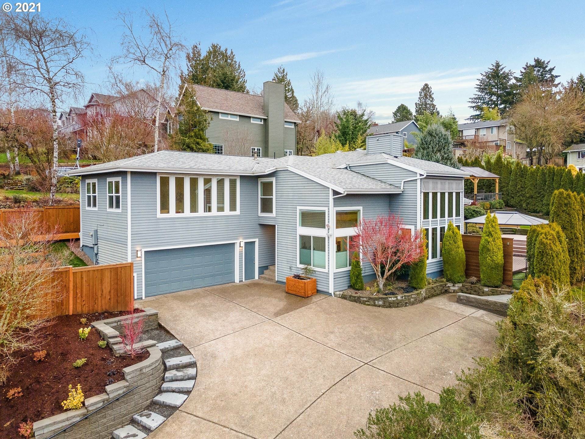 Property Photo:  8512 SW 62nd Ave  OR 97219 