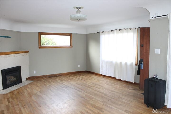 Property Photo:  224 S 59th St  WA 98408 