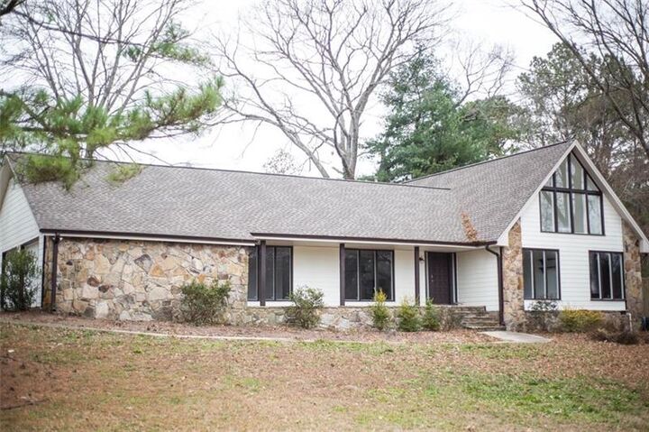 1827 Canberra Drive  Stone Mountain GA 30088 photo