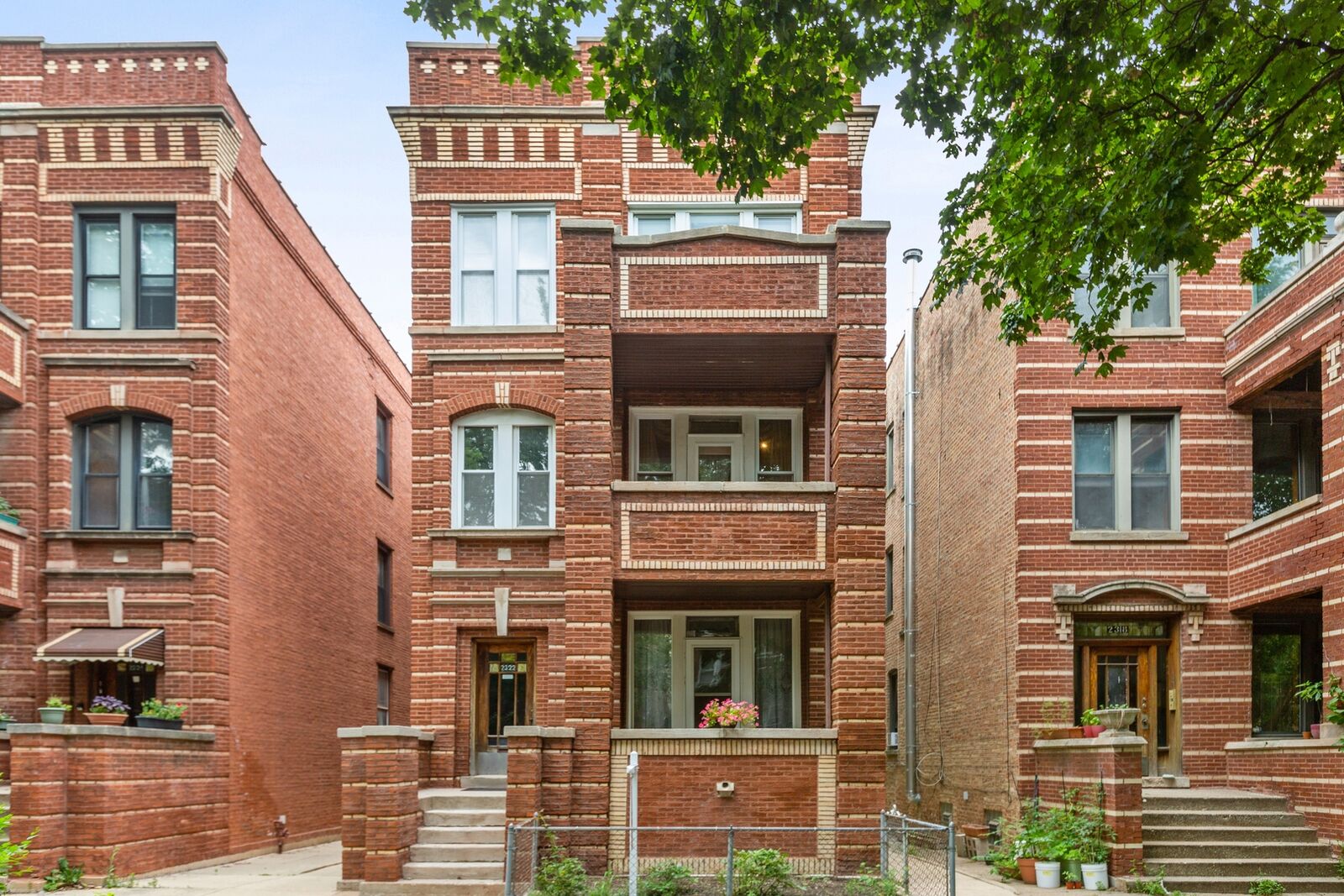 Property Photo:  2322 W Rice Street 1F  IL 60622 