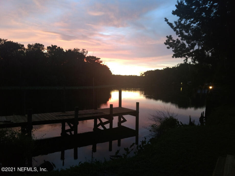 Property Photo: 165 Walt Lane FL 32189