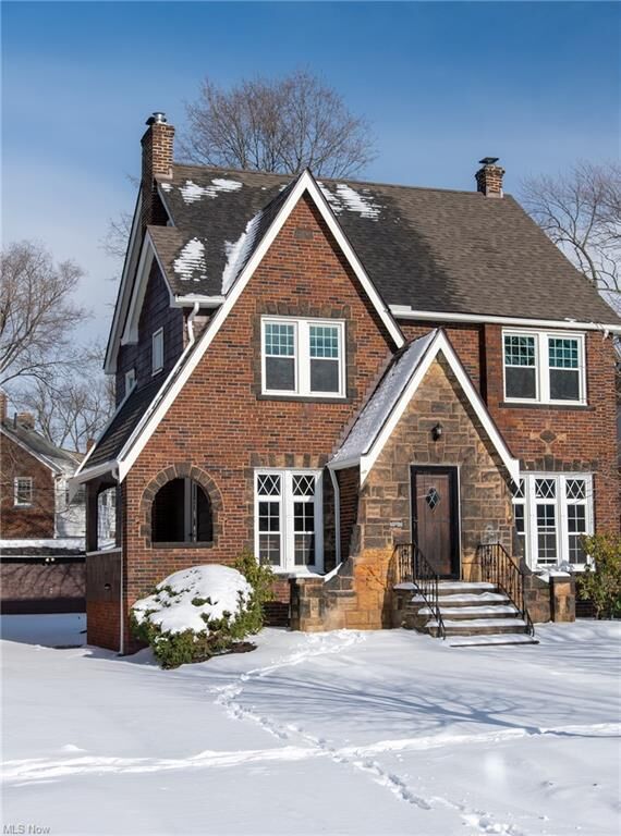 Property Photo:  2231 Jackson Boulevard  OH 44118 