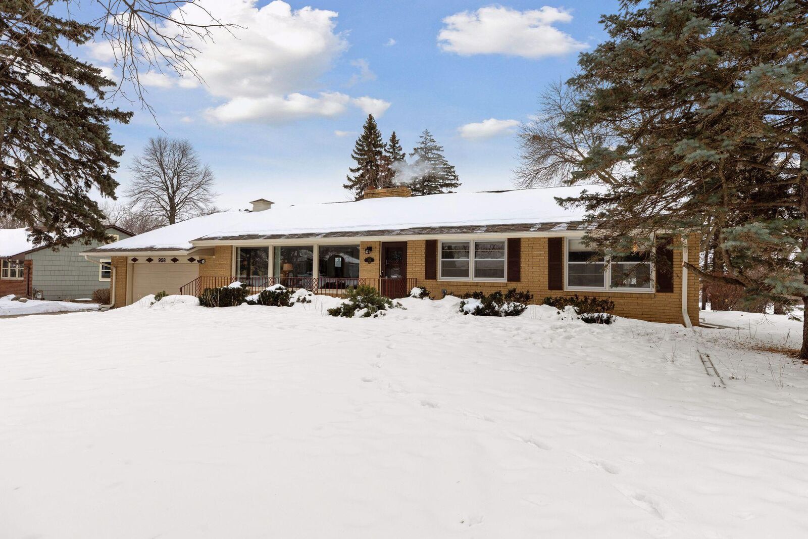 Property Photo:  958 Edgewater Avenue  MN 55126 