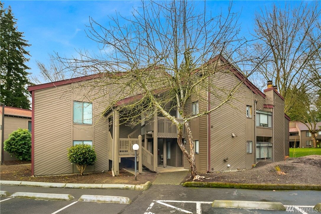 Property Photo: 10010 NE 122nd St A WA 98034