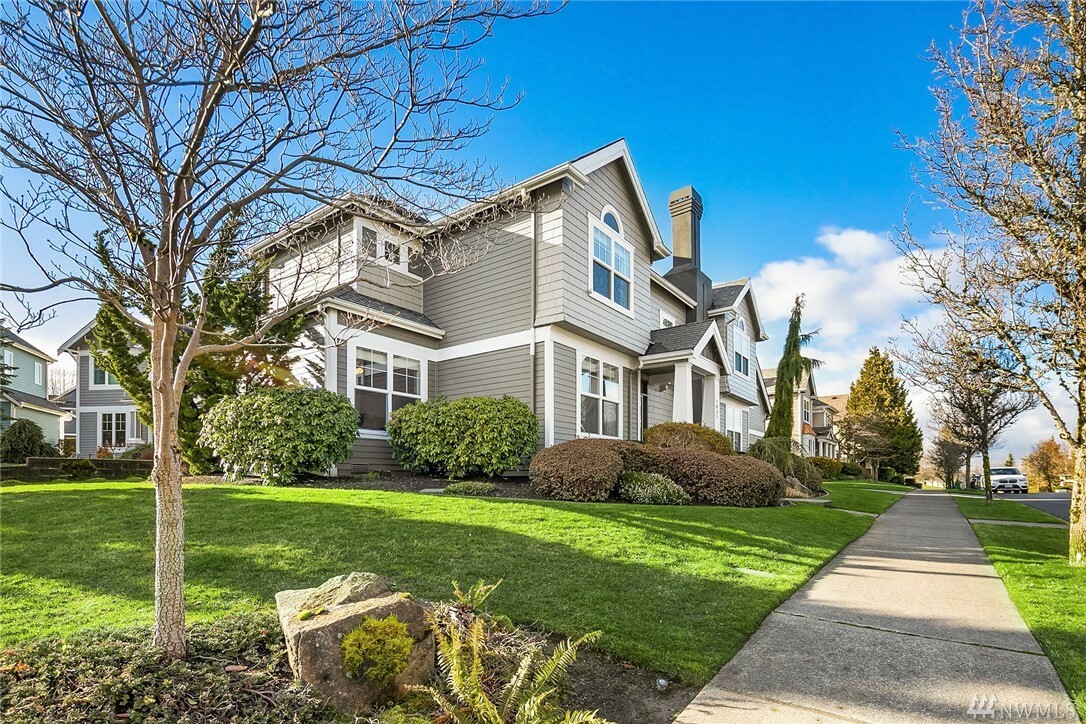 Property Photo:  7037 Laurel Ave SE  WA 98065 