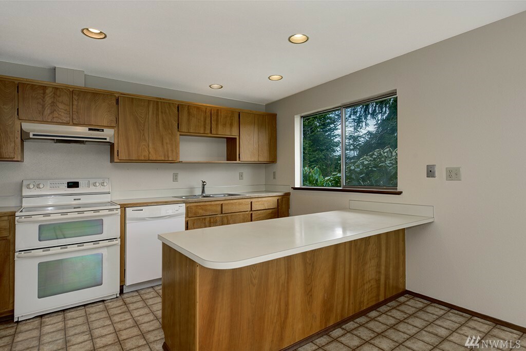 Property Photo:  36315 SE 56th St  WA 98024 