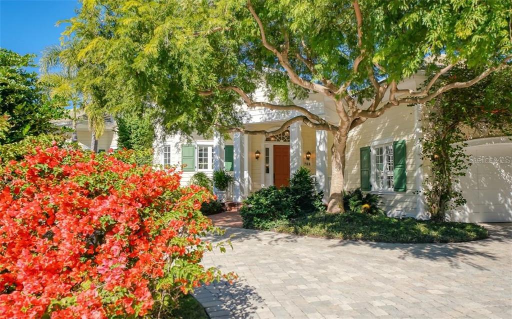 Property Photo: 268 Robin Drive FL 34236