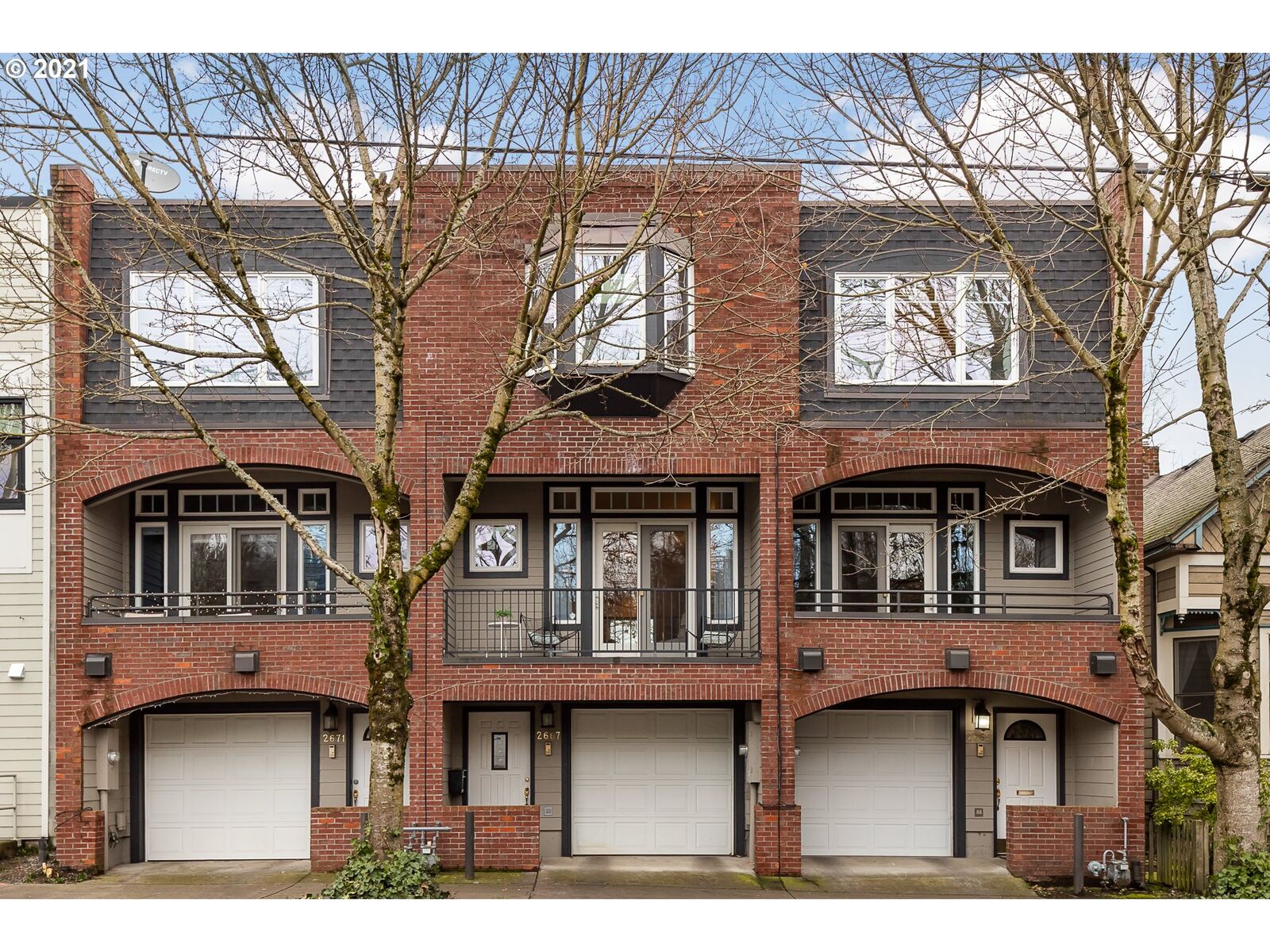 Property Photo: 2667 NW Thurman St OR 97210