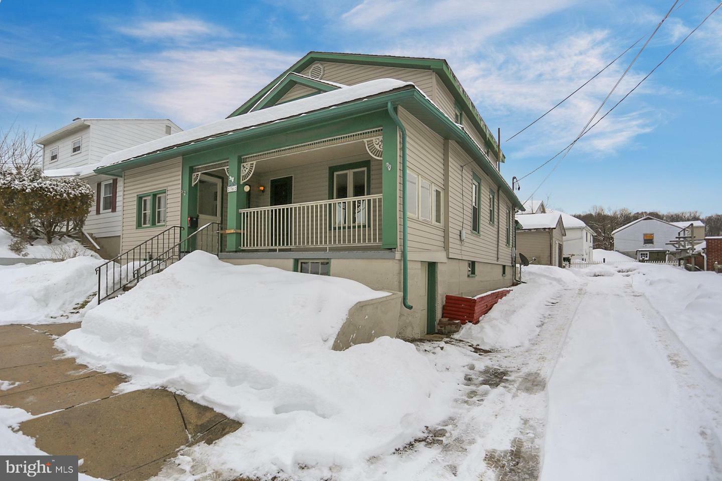 Property Photo:  36 W Pine Street  PA 19522 