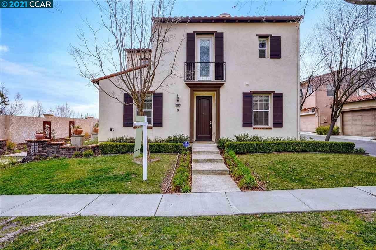 Property Photo: 2432 Maidenhair Way CA 94582