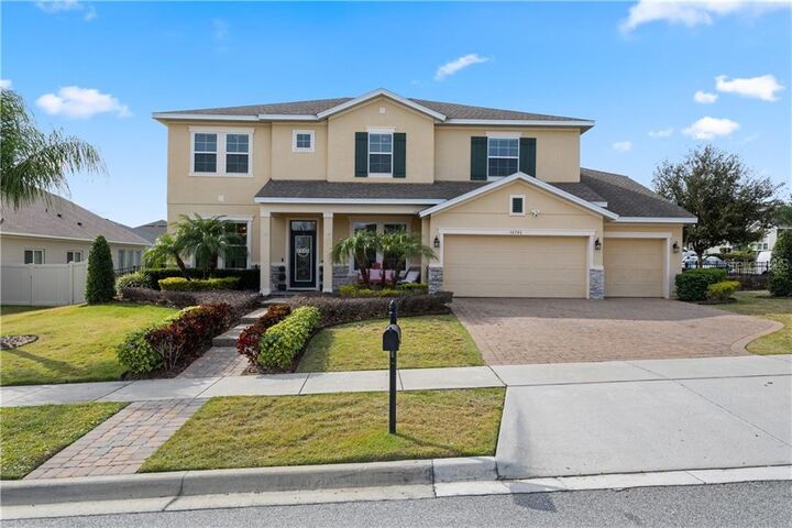 Property Photo: 16746 Willow Hills Lane FL 34711