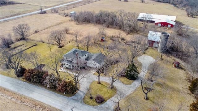 Property Photo: 19810 S Hedge Lane KS 66083