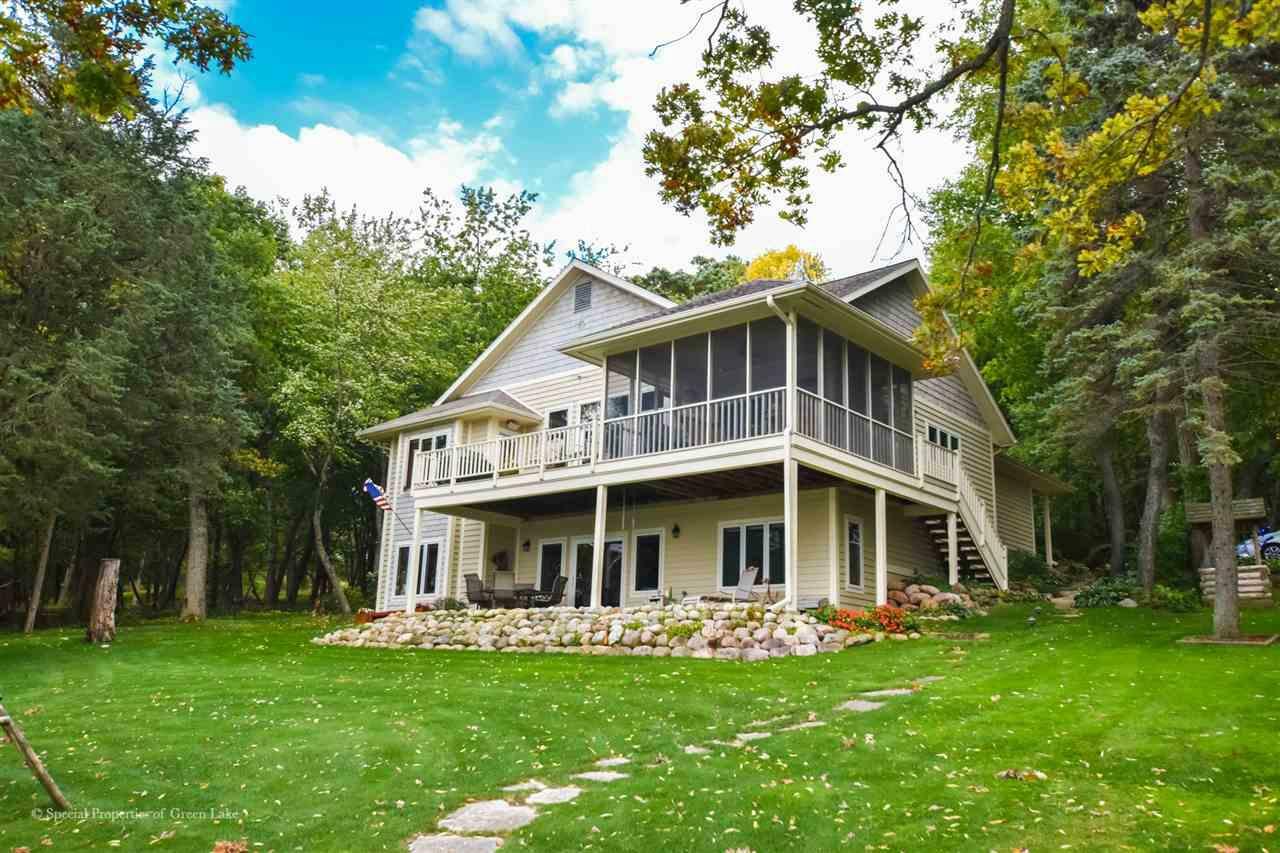 Property Photo:  W2592 Oakwood Beach Rd  WI 53946 