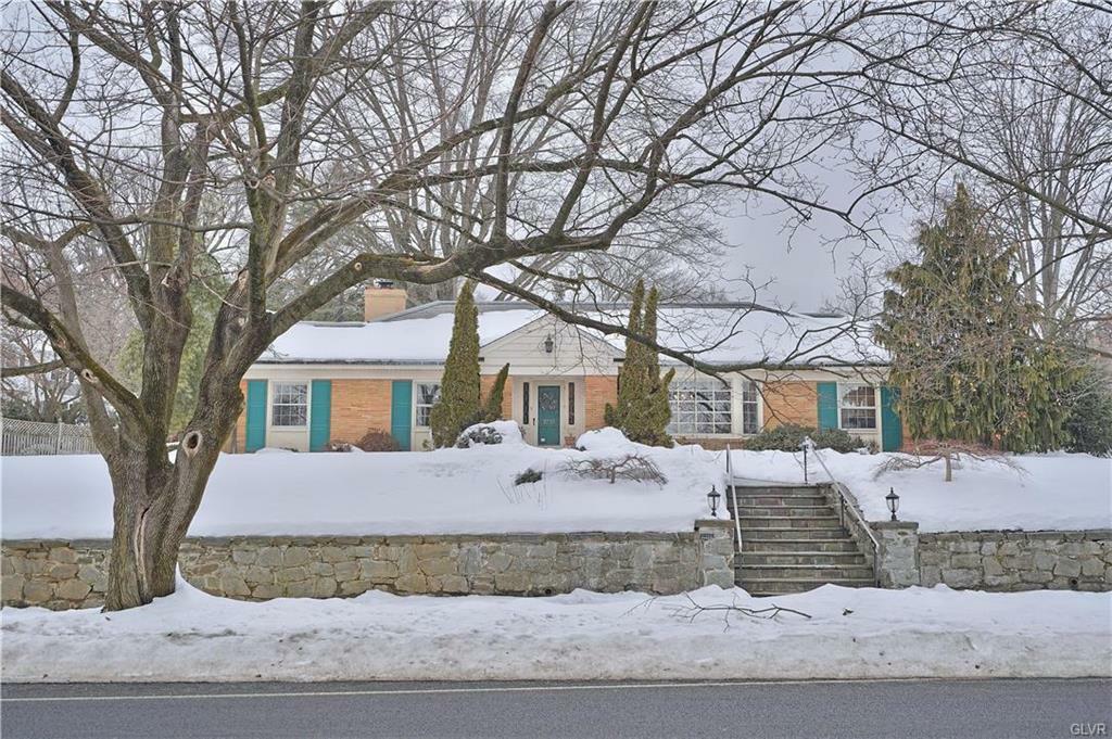 Property Photo:  2735 Parkway Boulevard  PA 18104 