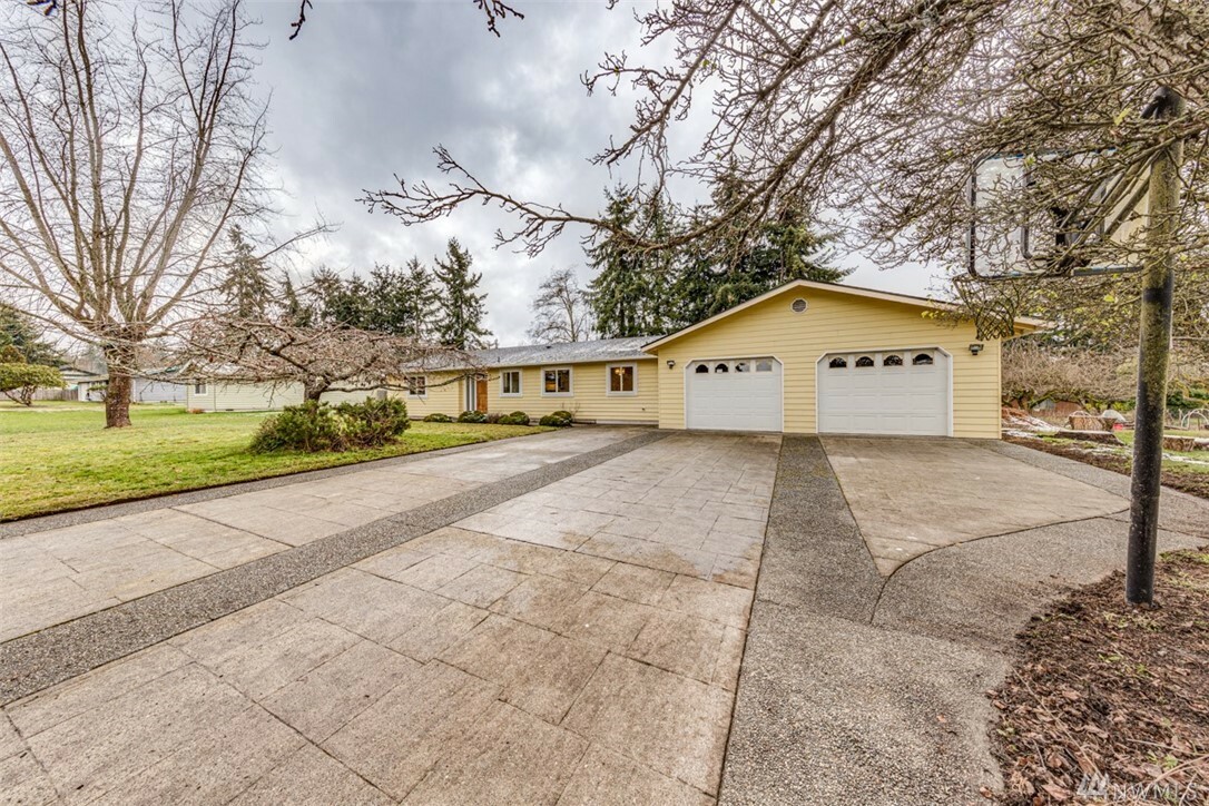 Property Photo:  32 Wynn Lane  WA 98362 