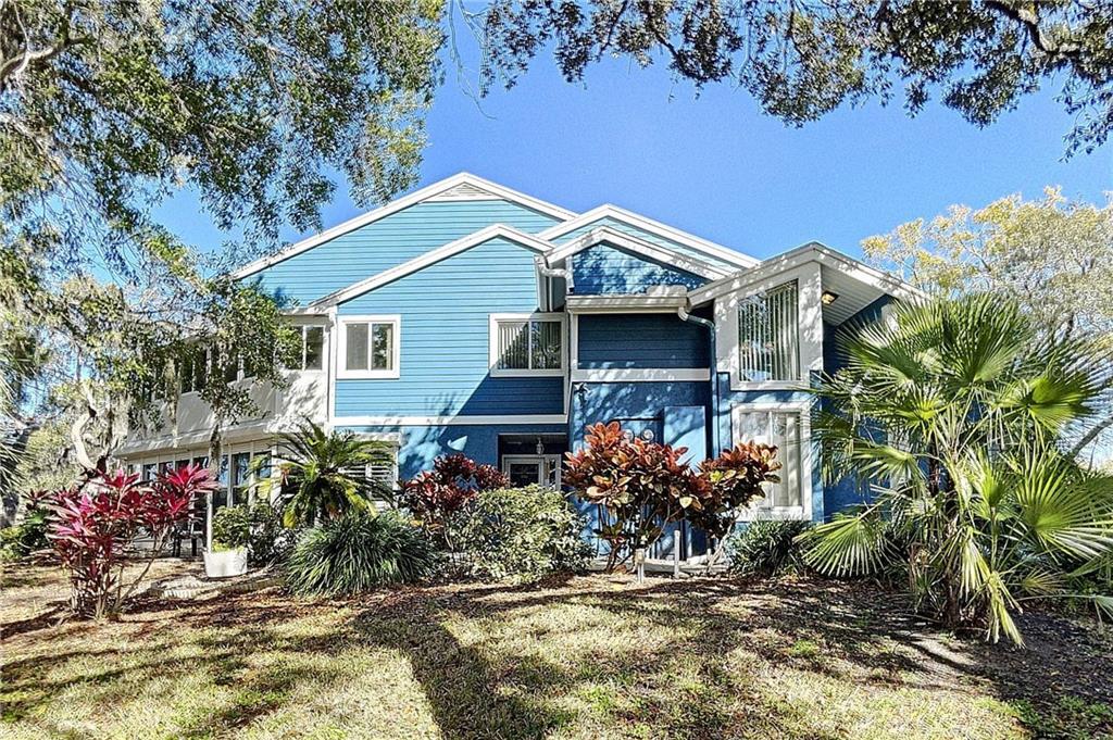 Property Photo:  2008 Golfview Drive  FL 34689 