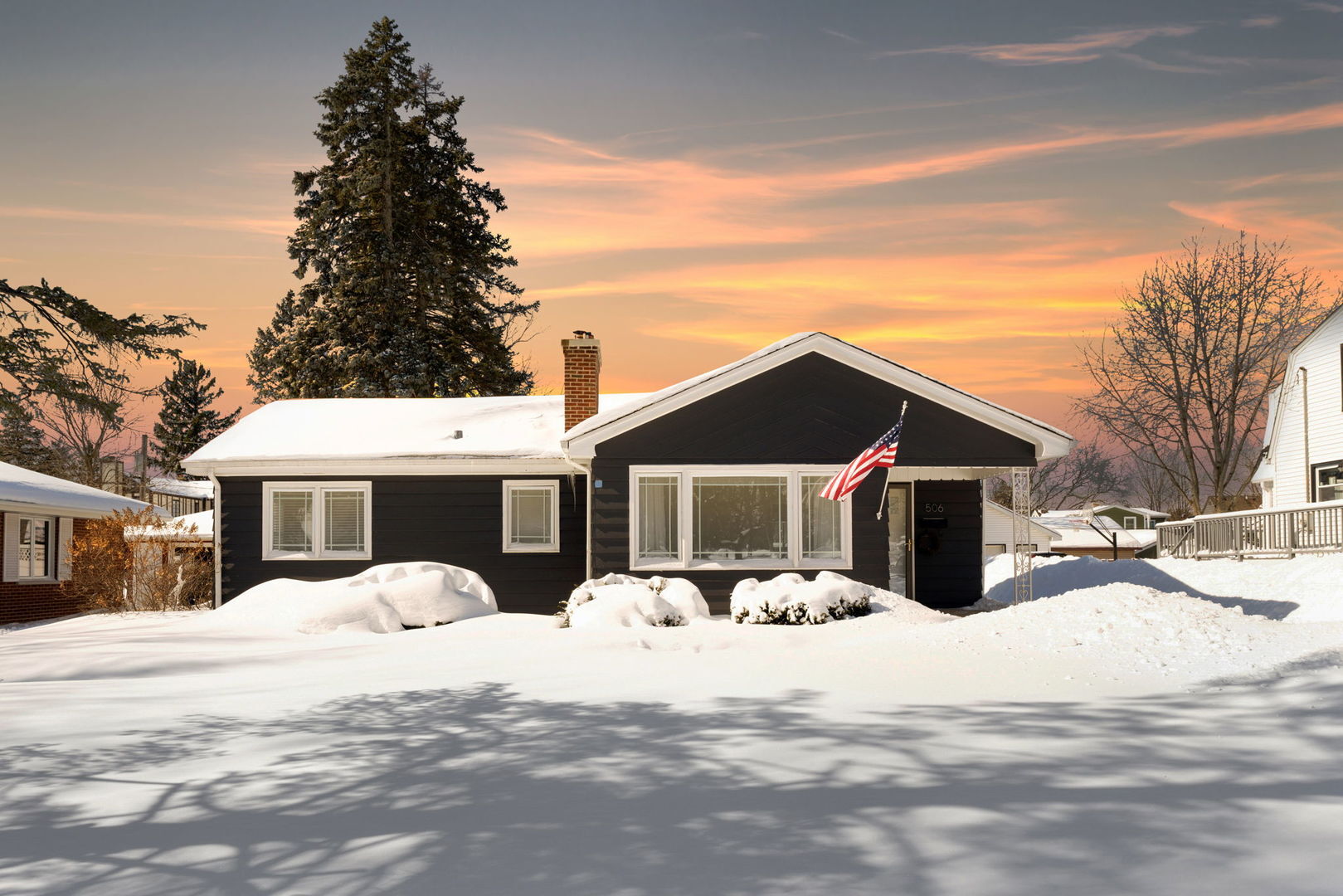 Property Photo: 506 S Prospect Street IL 60187