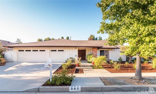 Property Photo:  307 Bethany Street  CA 91360 