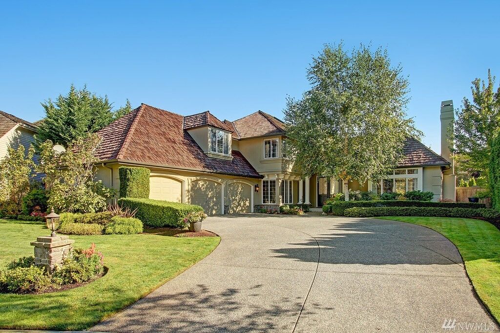Property Photo: 2260 269th Ct SE WA 98075