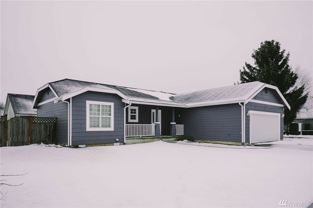 Property Photo:  2000 Bluebell Dr  WA 98264 