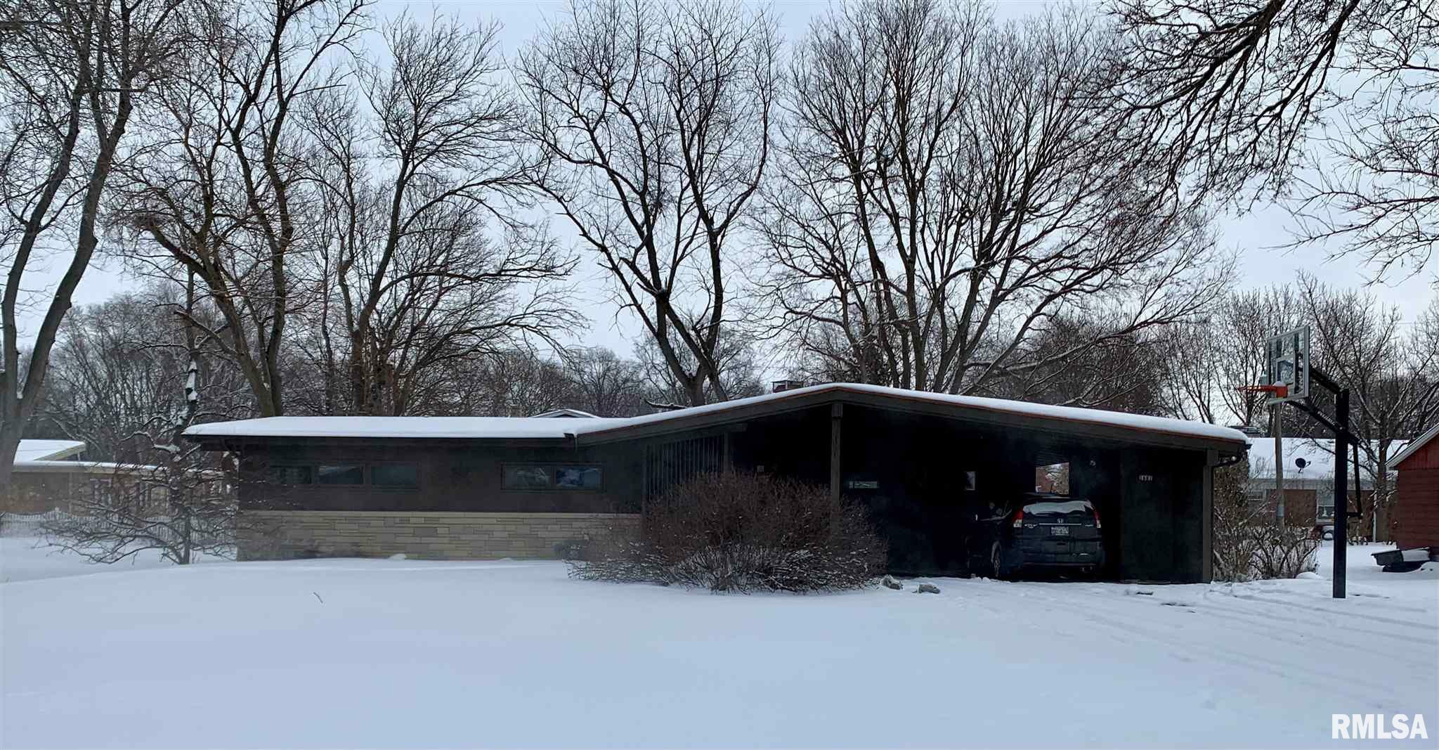 Property Photo: 1681 Maple IL 61401