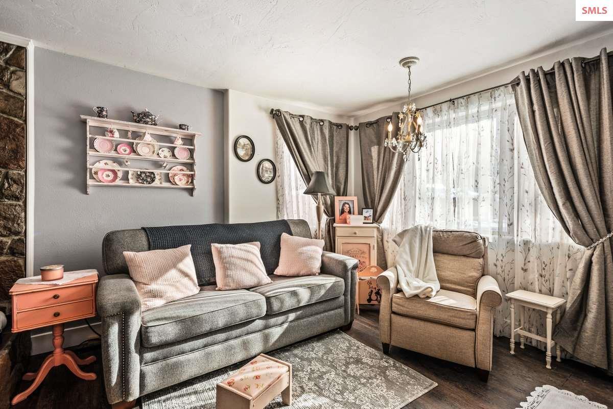 Property Photo: 211 Main Avenue ID 83873-2412