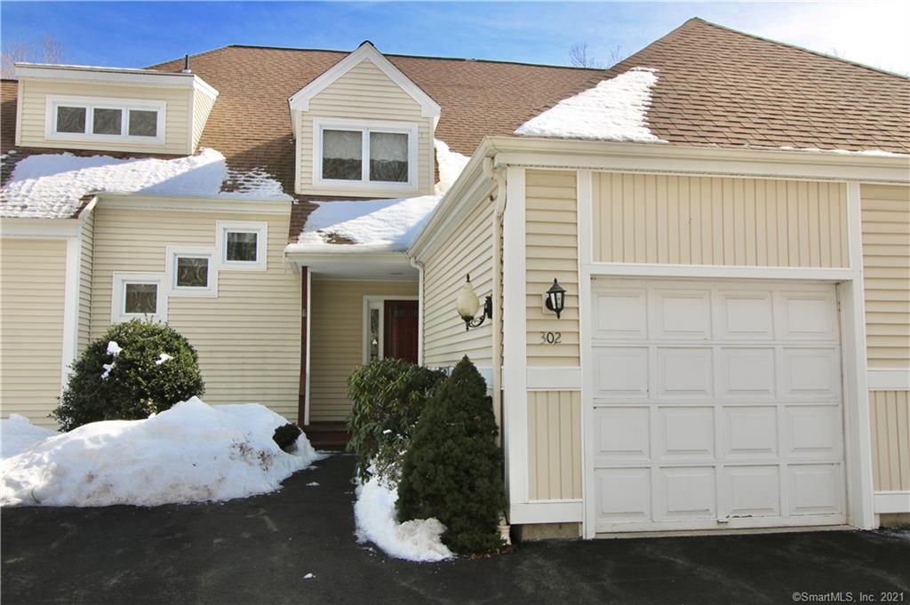 Property Photo: 302 Summerfield Gardens 302 CT 06484