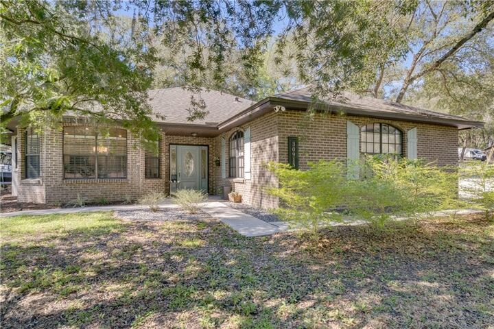 Property Photo:  30915 Alcrest Avenue  FL 32776 