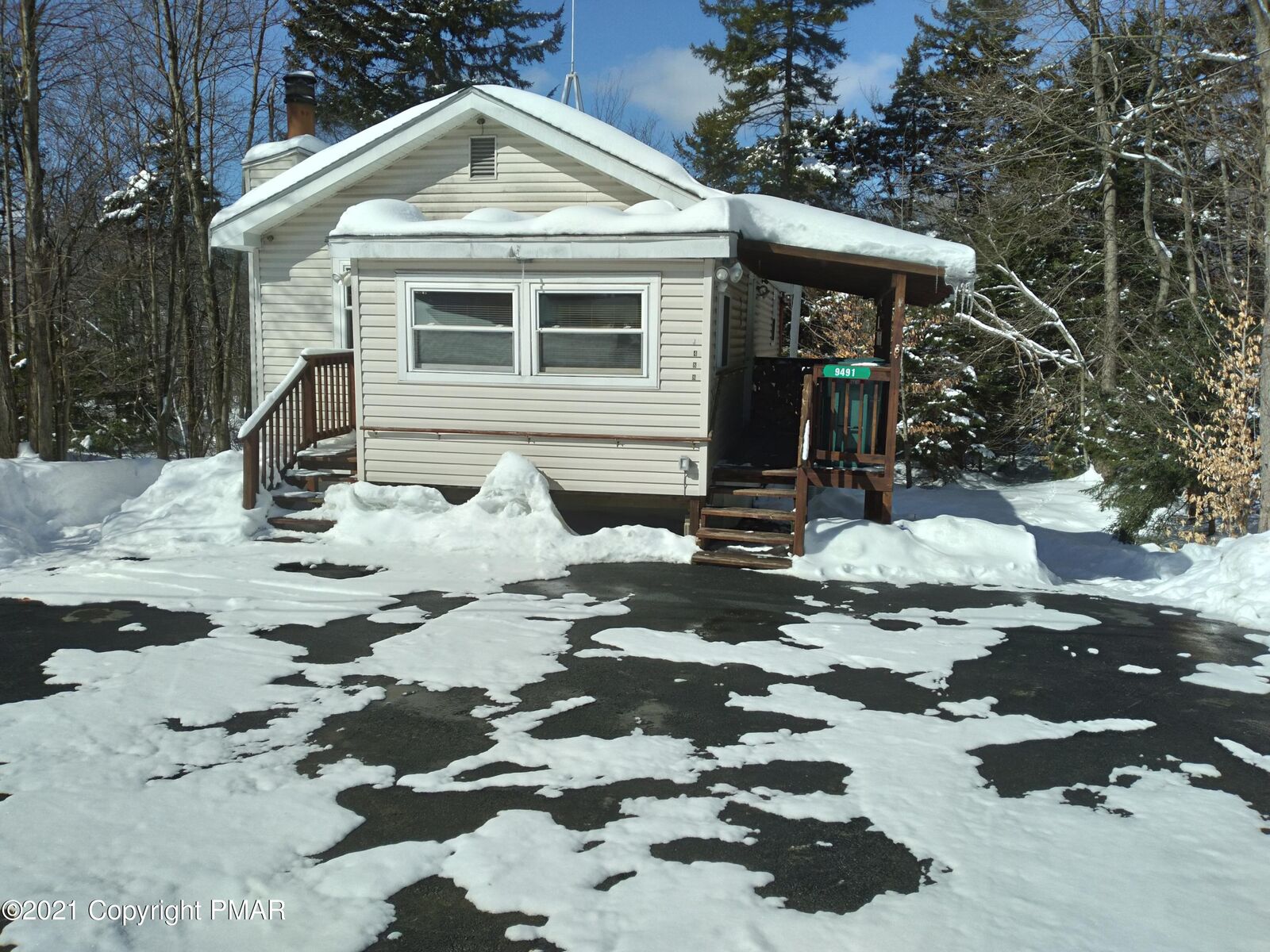 Property Photo: 9491 Juniper Drive PA 18466