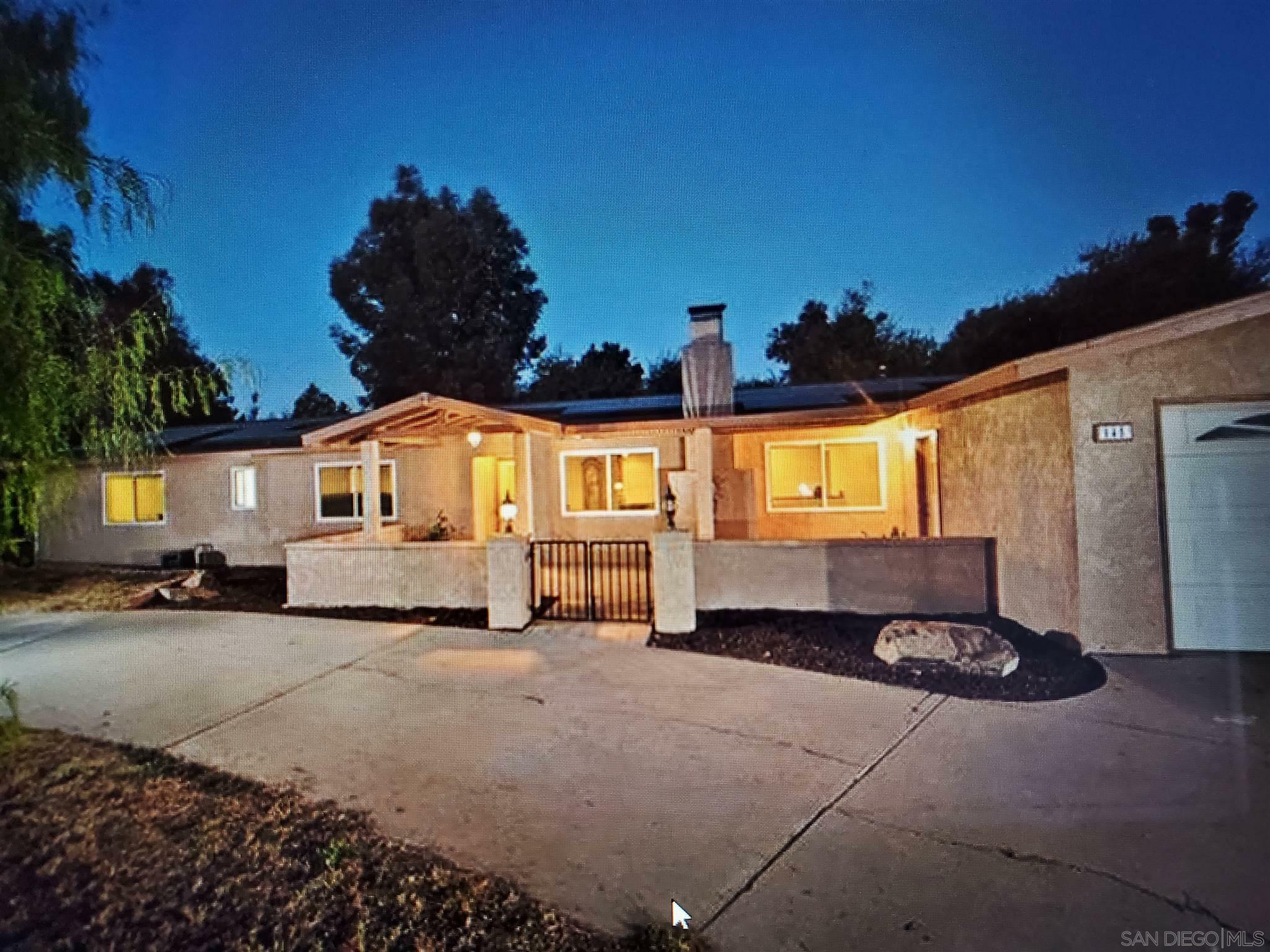 Property Photo:  145 Hope St  CA 92065 