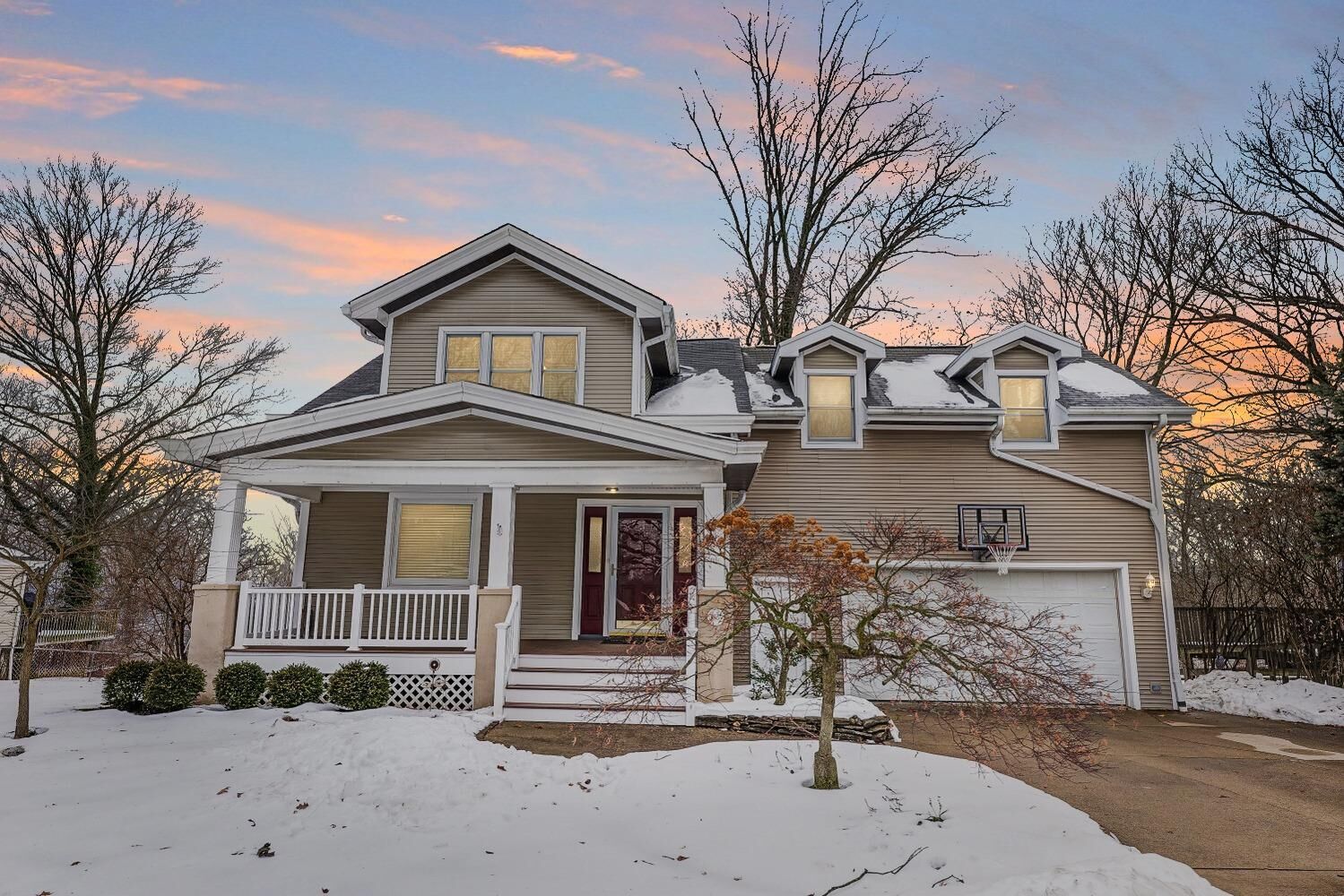 Property Photo: 5639 Kenwood Rd OH 45227