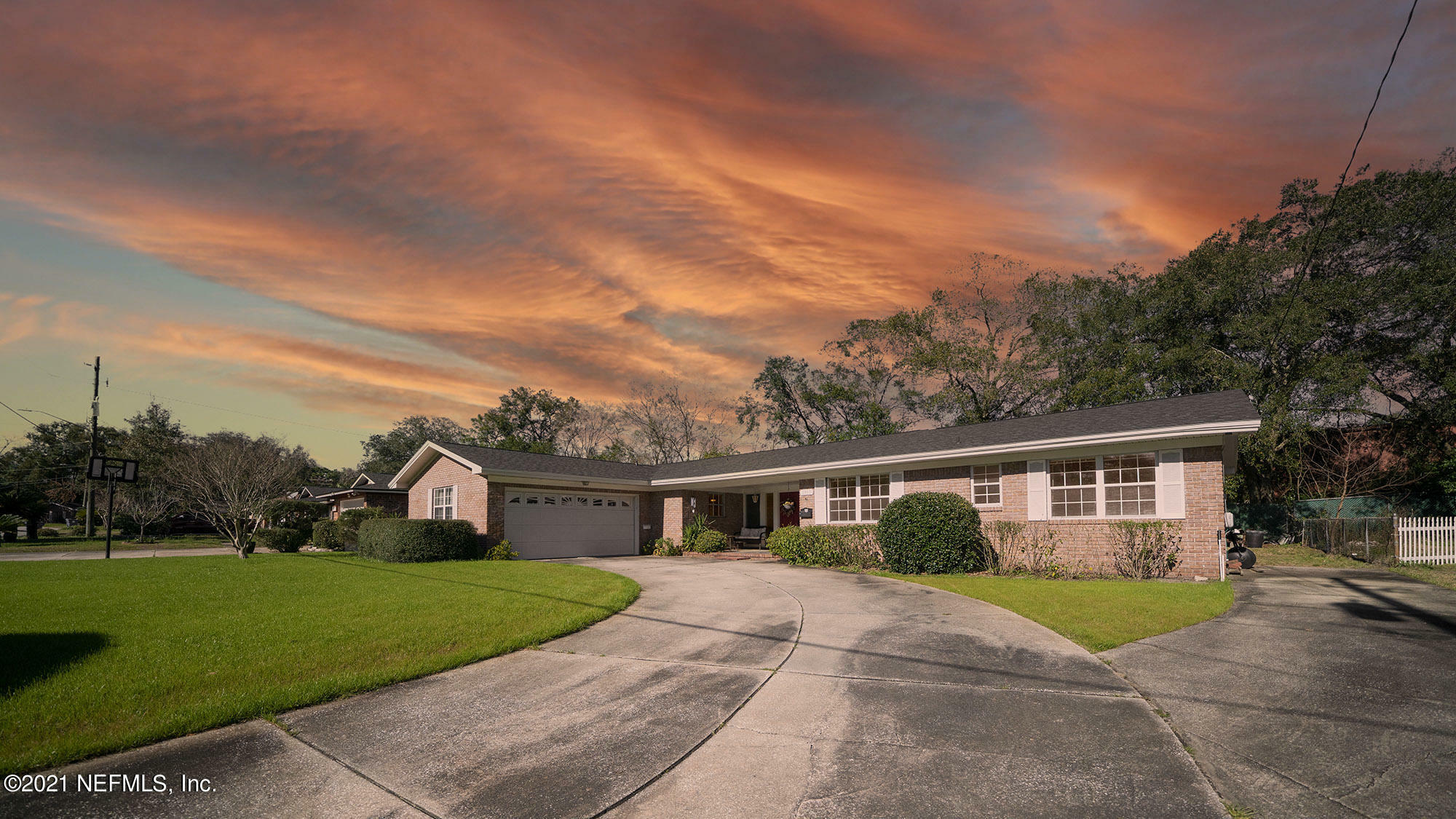 Property Photo: 1317 Alderman Road E FL 32211