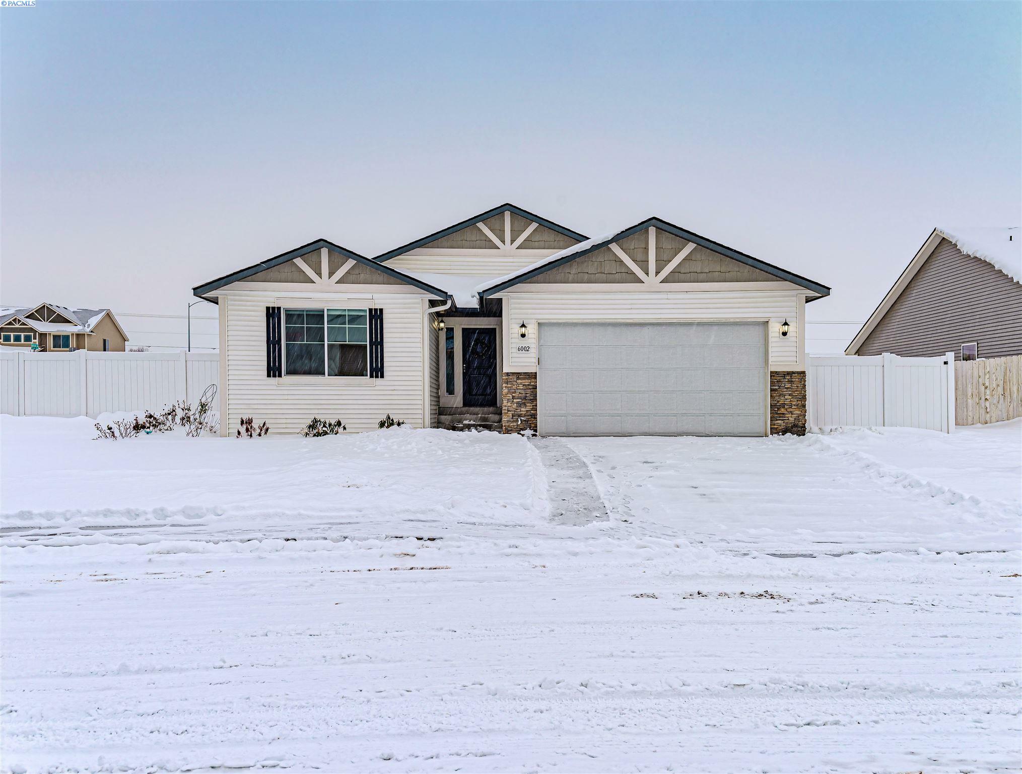 Property Photo:  6002 Ramus Ln  WA 99301 