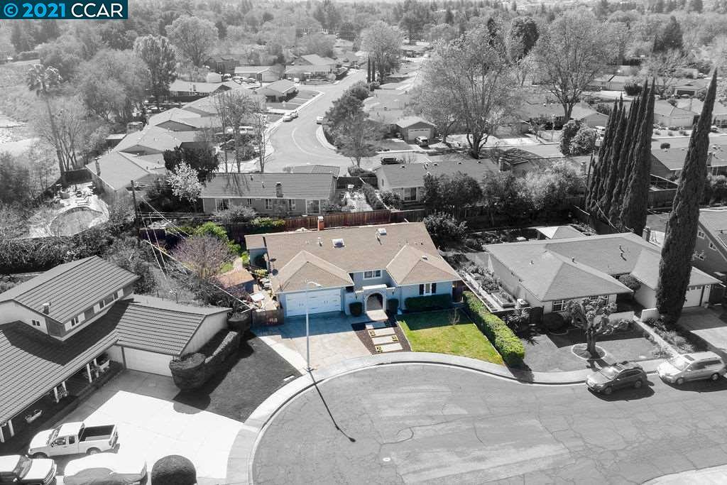 Property Photo: 1322 Mountbatten Court CA 94518