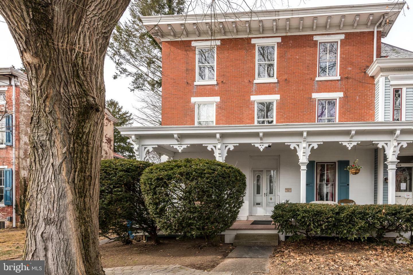 Property Photo:  221 W Court Street  PA 18901 