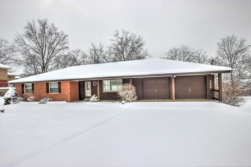 Property Photo: 7425 Elkwood Dr OH 45069
