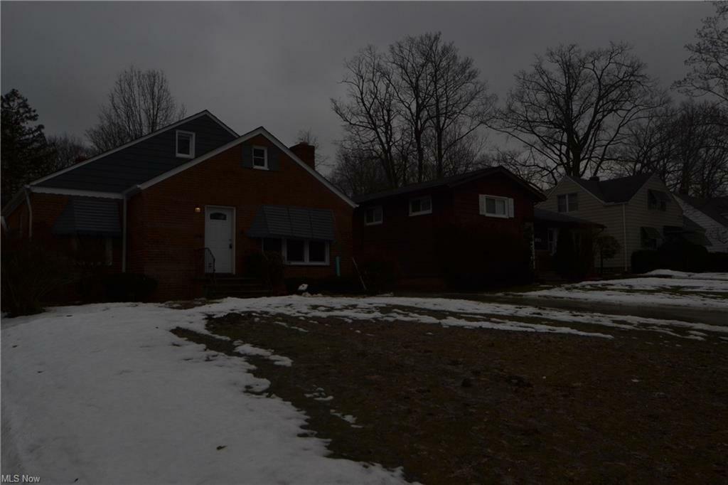 Property Photo:  1907 Wrenford Road  OH 44121 