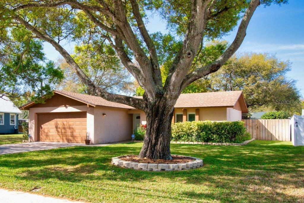 Property Photo:  12098 137th Street N  FL 33774 