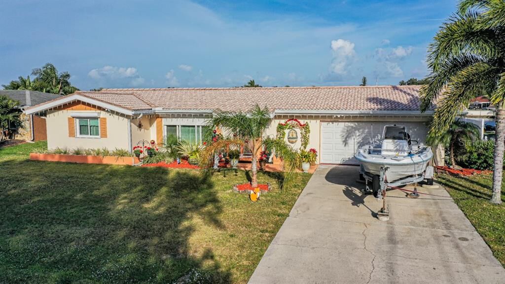Property Photo:  2452 Broad Ranch Drive  FL 33948 