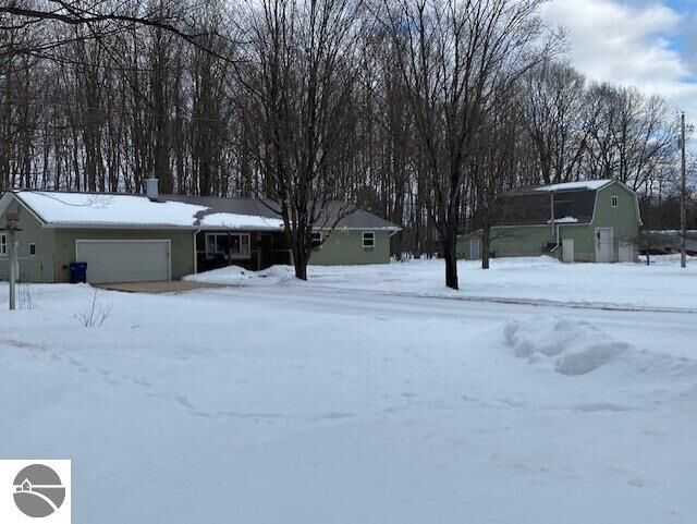 9051 Hodge Road  Kingsley MI 49649 photo