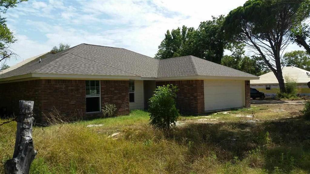 Property Photo:  201 Ave I  TX 76705 