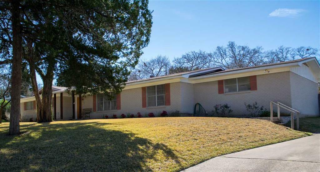 Property Photo: 424 Elmwood Drive TX 76712