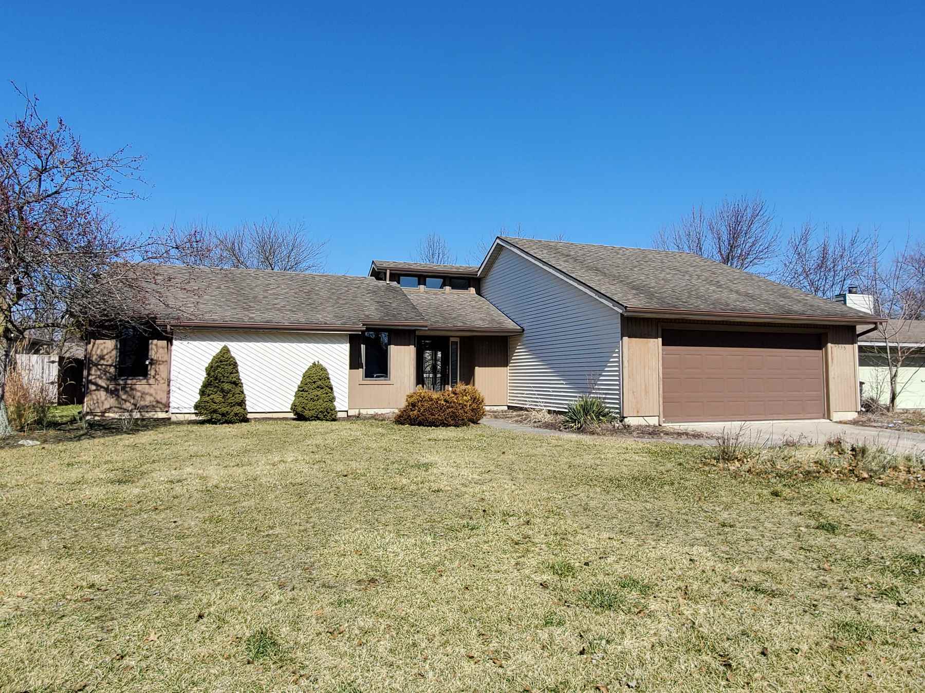 Property Photo:  6535 Hillsboro Lane  IN 46835-1820 