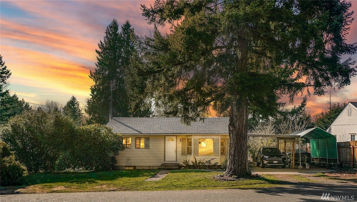 Property Photo: 16827 113th Ave SE WA 98055