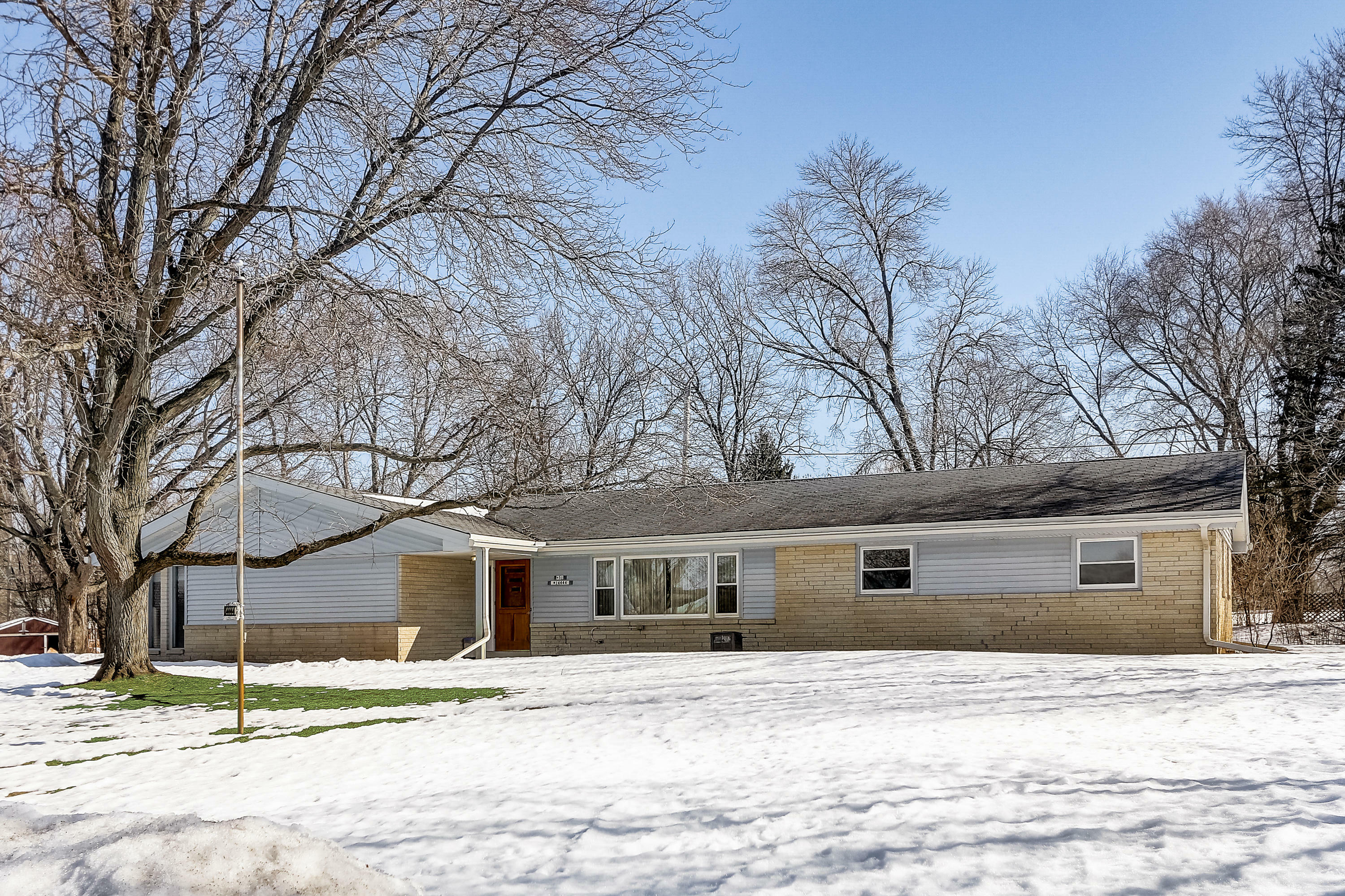 Property Photo:  N51w14444 Jacklin Ct  WI 53051 